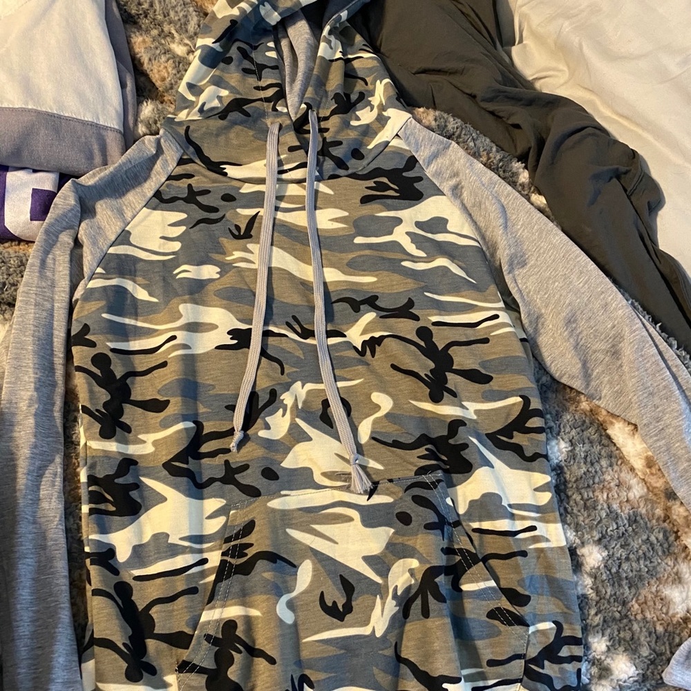 camo sweatshirt with gray sleeves